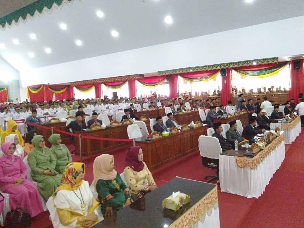 Paripurna Penyampaian Visi dan Misi Bupati Merangin di Warnai Protes