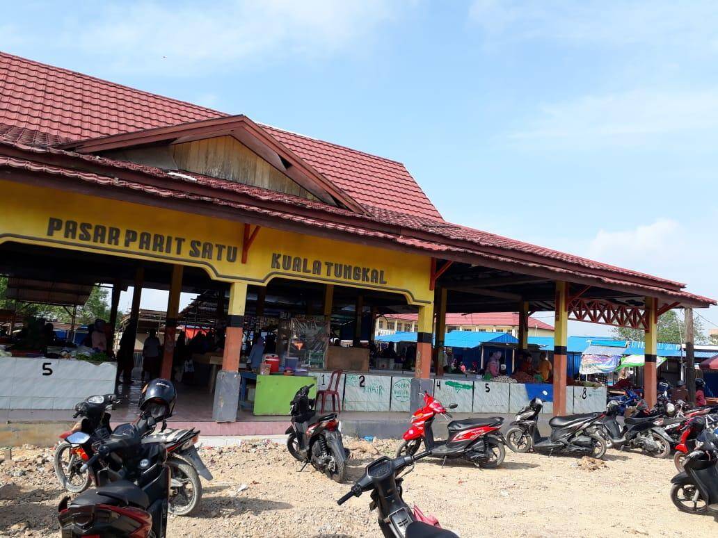 Pasar Parit Satu Masih Sepi