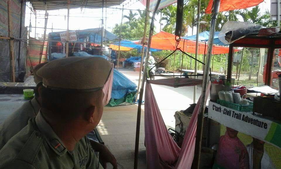 Pasar Tumpah Jalan Parit Gompong Langgar Perbup
