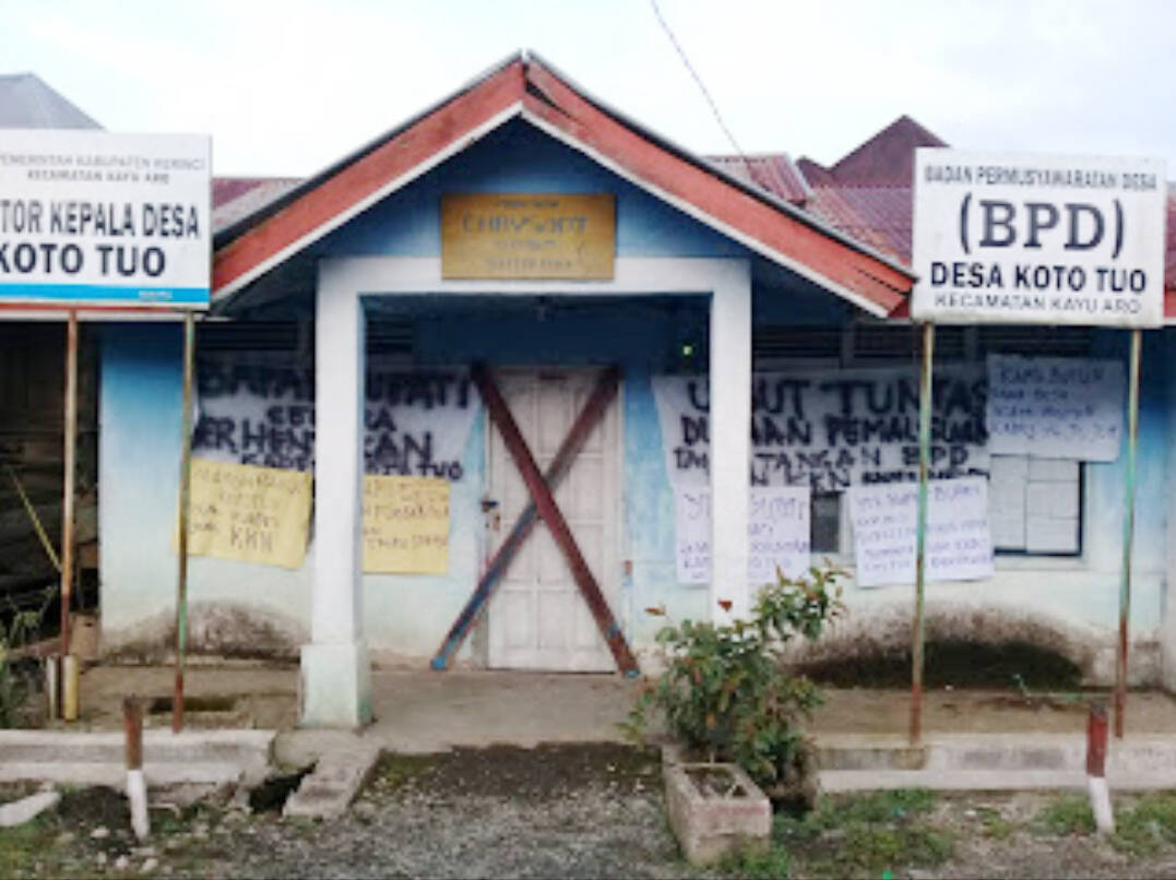 Pasca Demo, Kantor Kades Koto Tuo Disegel