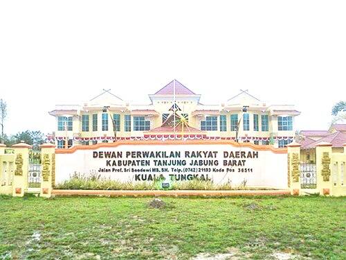 PDIP Teratas, Golkar dan PAN Berbagi Kursi Pimpinan