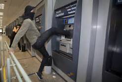 Pelaku Gagal Bongkar Mesin ATM BCA Jelutung
