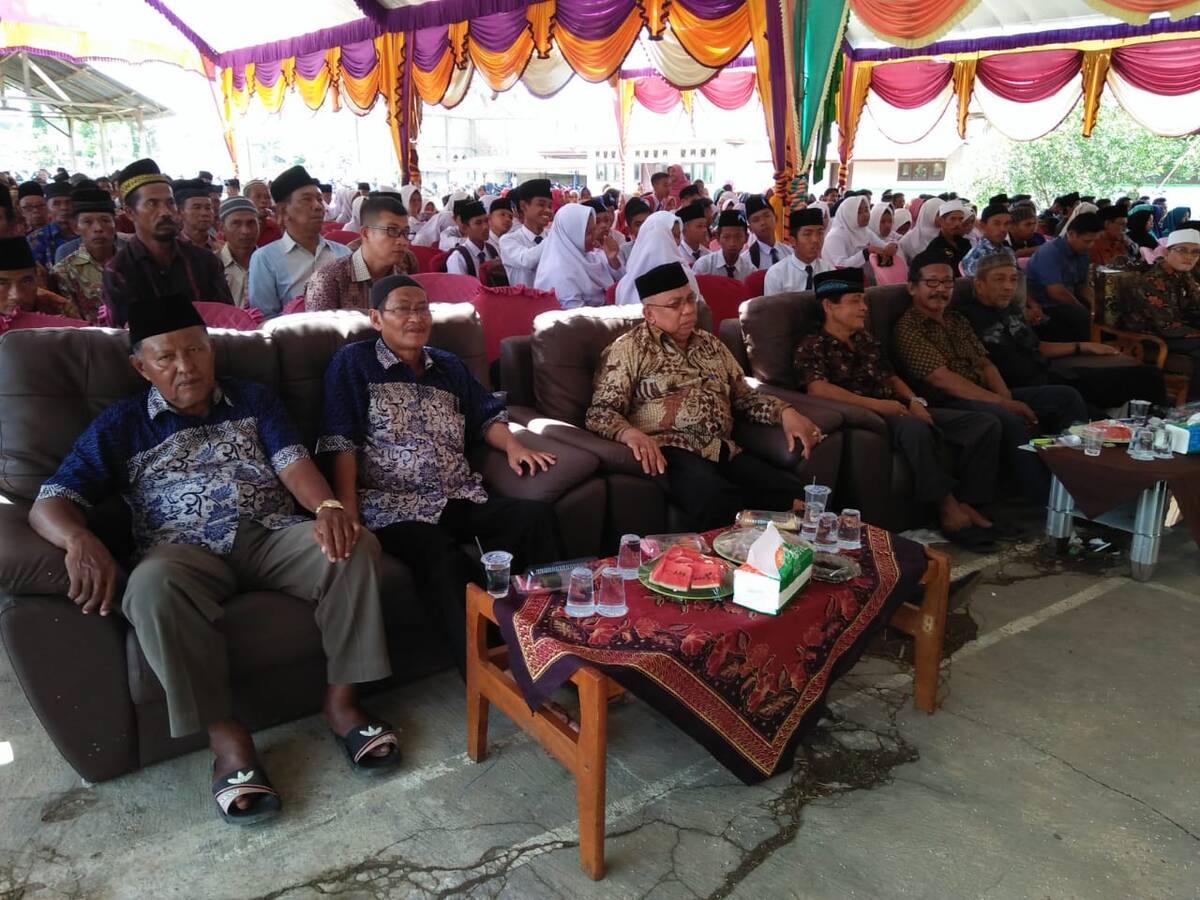 Pelepasan Siswa MTsN 2 Tanjabtim Dibarengi Reuni Akbar