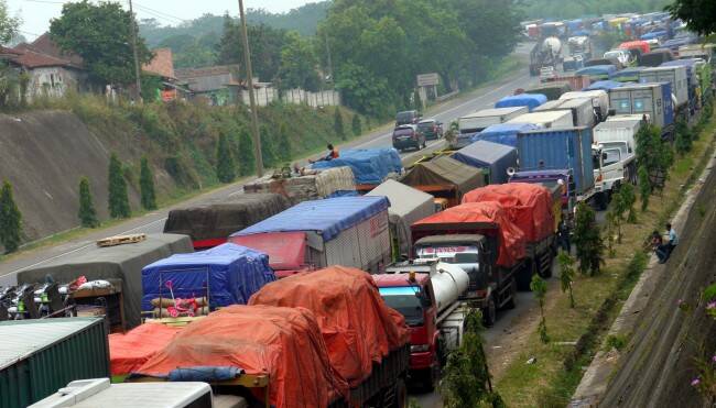 Pemerintah Persingkat Pembatasan Operasi Angkutan Barang