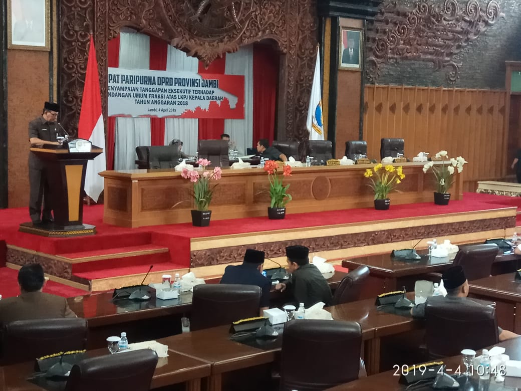 Pemprov Tanggapi Pandangan Umum Fraksi-Fraksi Dewan