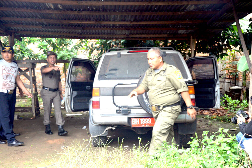 Pemprov Tarik Paksa Kendaraan Dinas Mantan Pejabat