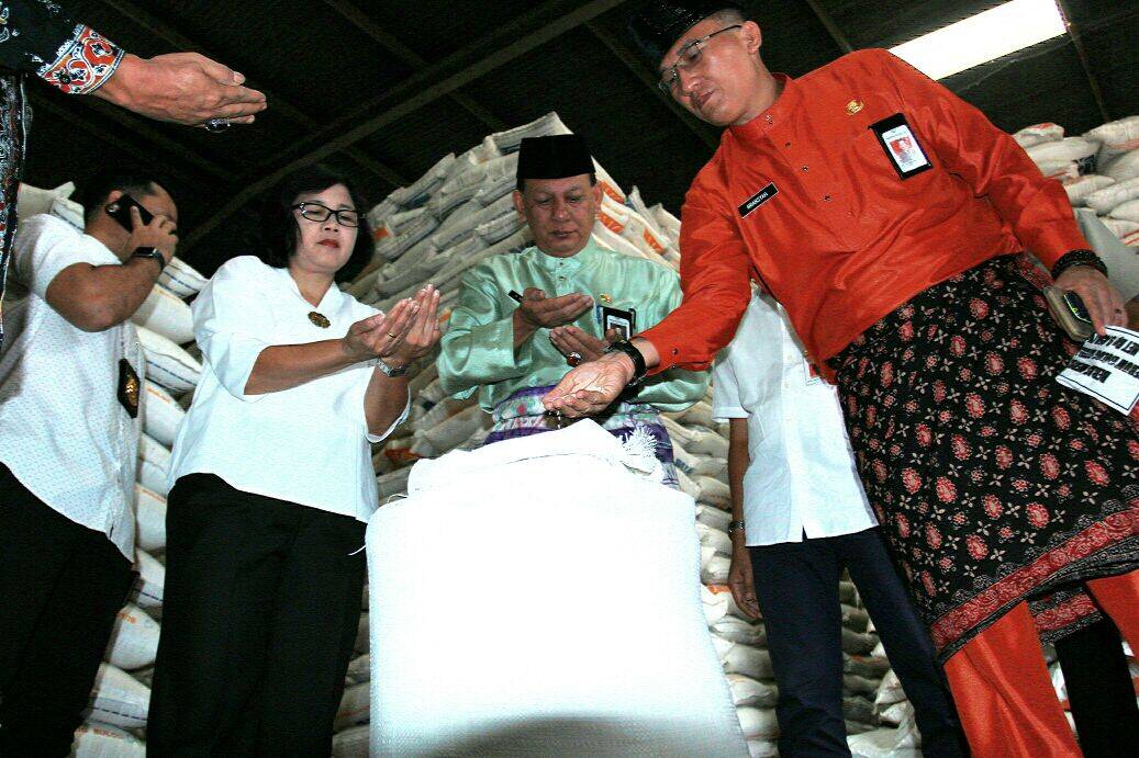Pemrov Lepas 60 Ton Beras Operasi Pasar