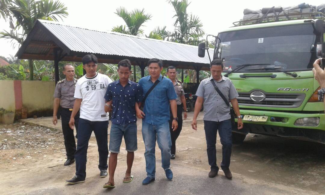 Pencuri Mobil Tronton Diringkus Polisi