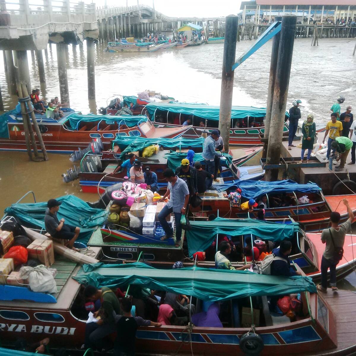 Penumpang Arus Balik Padati Pelabuhan Kualatungkal
