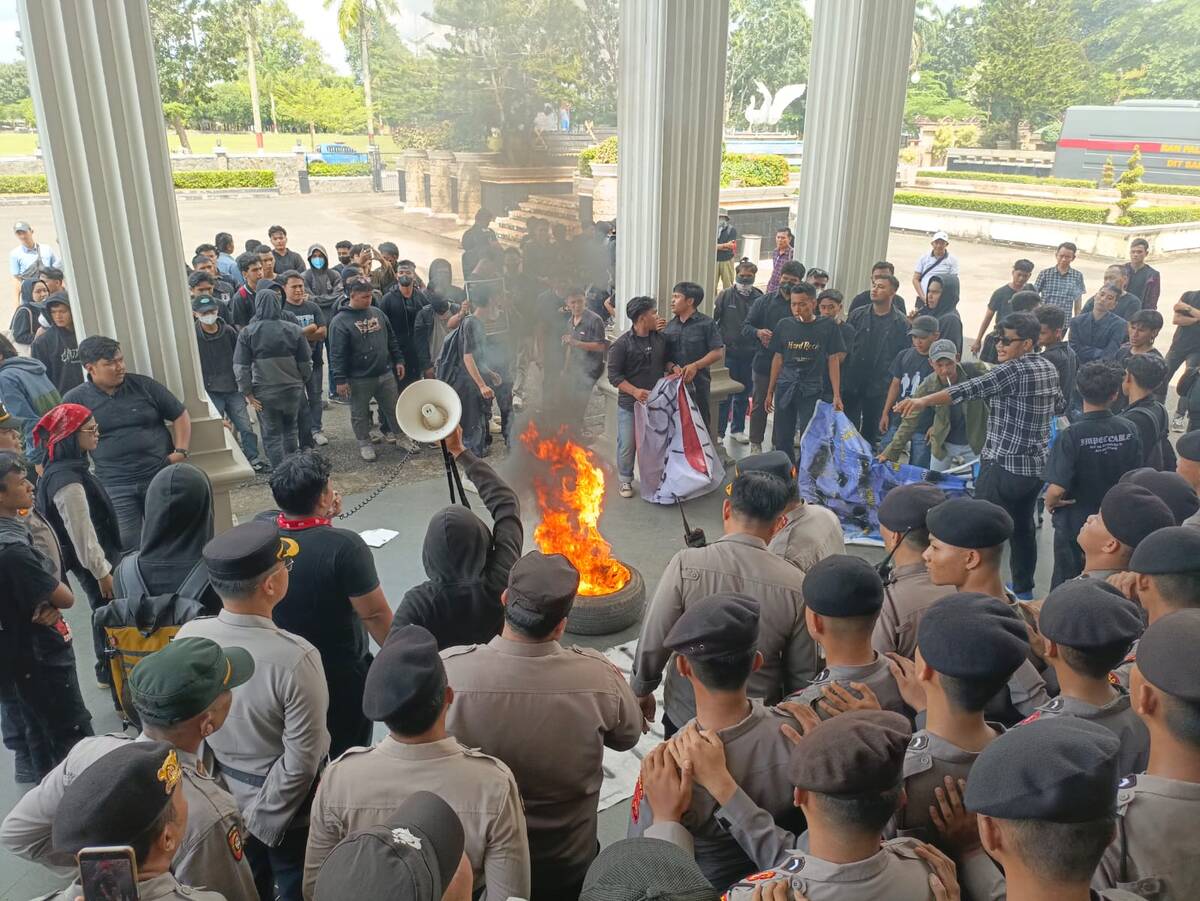 Penyusup Saat Demo di DPRD Jambi Bikin Suasana Aksi jadi Ricuh, Polisi Selidiki