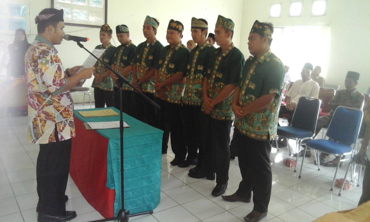 Perangkat Desa Teluk Kecimbung Dirombak
