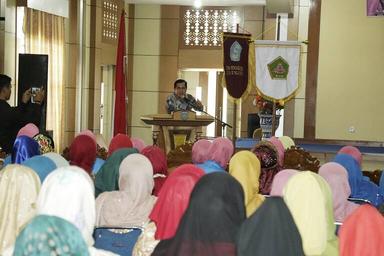Peringati Hari Kartini, SKPD Ikuti Fashion Show