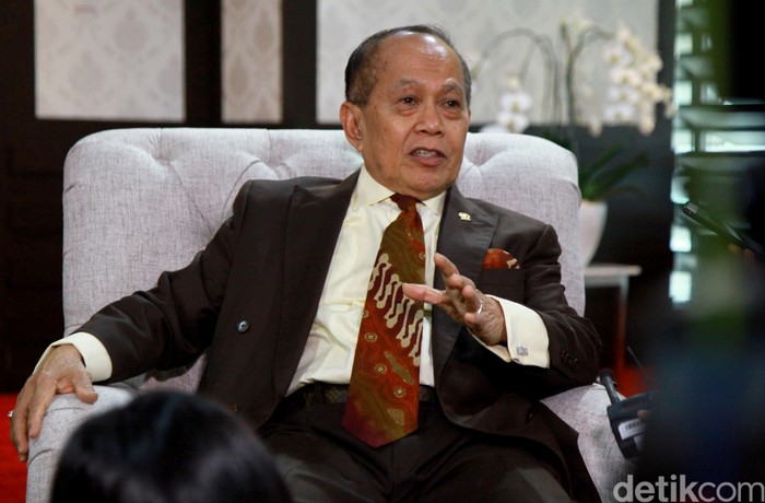 Pertanyakan Gaji Direksi Kartu Prakerja