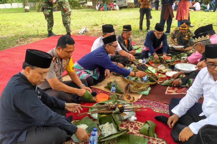Petani batanghari gelar tradisi &#8220;sedekah bumi&#8221;