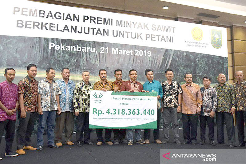 Petani Riau-Jambi Terima Rp4,3 Miliar Premi Minyak Sawit Berkelanjutan