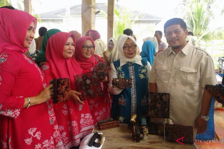 Petrochina dan Dekranasda Tanjabtim Gelar Pelatihan Membatik