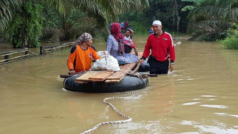 Petugas BPBD Nyambi Ngajar Murid SD