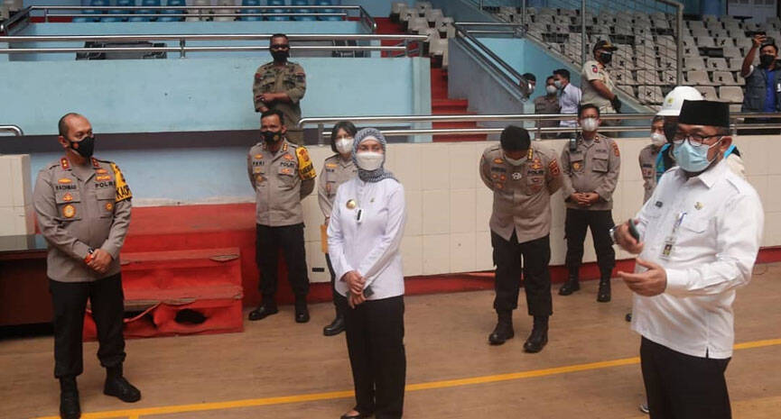 Pj Gubernur Jambi Tinjau Lokasi Vaksinasi Massal