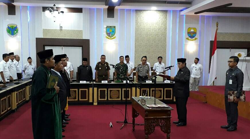 Plt Gubernur Jambi Lantik Anggota KIP