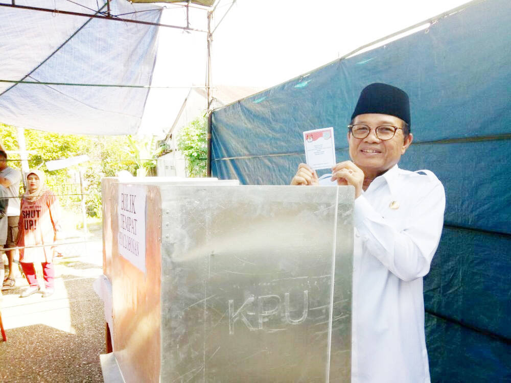 Plt Gubernur Jambi “Nyoblos” di TPS 8