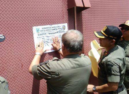 Pol PP Kota Jambi Segel Bengkel