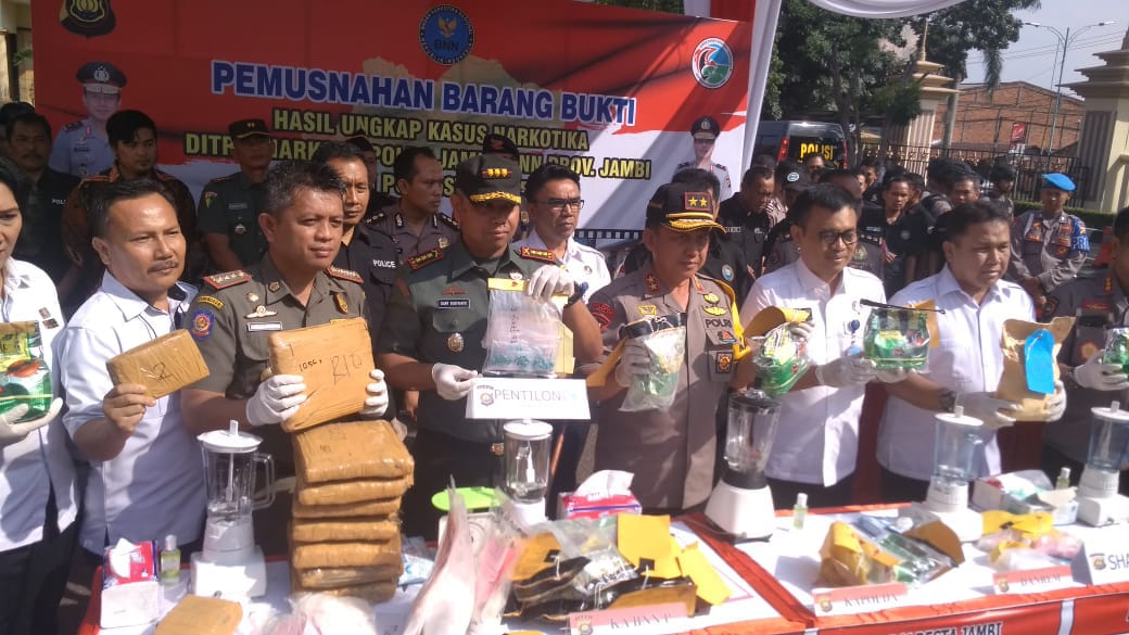 Polda Jambi Musnahkan 19 Kilogram Sabu-Sabu