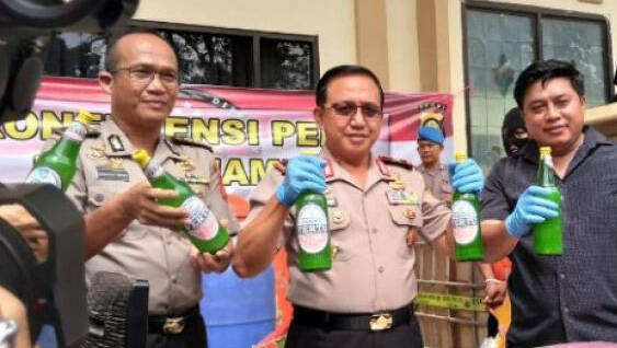 Polda Jambi Sita 744 Botol Minuman Tuak