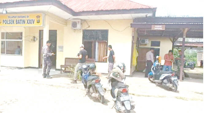 Polisi Tetapkan Tiga Tersangka Pelaku Perusakan Polsek Batin