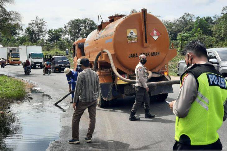 Polisi Usut Pemilik Truk Terbalik di Mestong