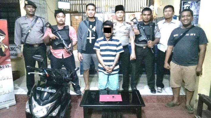 Polsek Pelawan Singkut Bekuk Pembawa Sabu