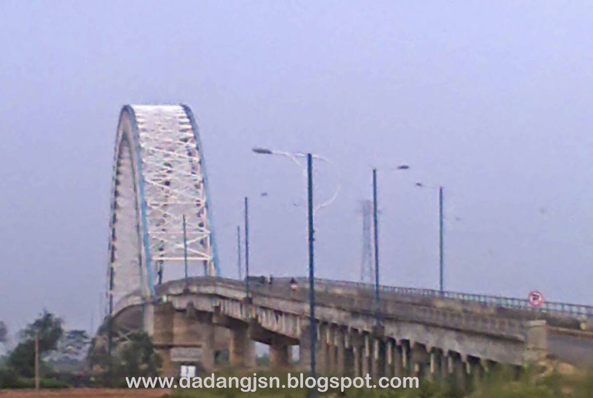 Portal Jembatan Muara Sabak Tidak Difungsikan
