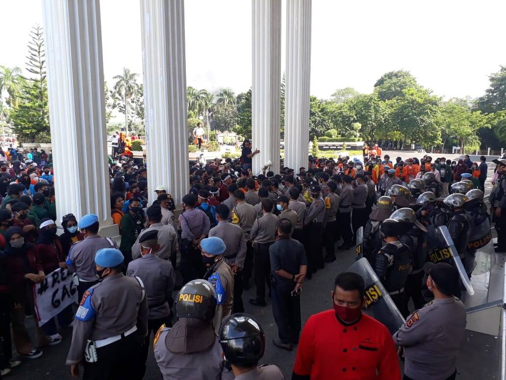 Propam Polda Jambi Periksa Polisi Pemukul Mahasiswa