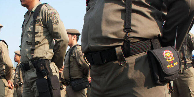 Proyek Pengadaan Baju Pol PP Disoal