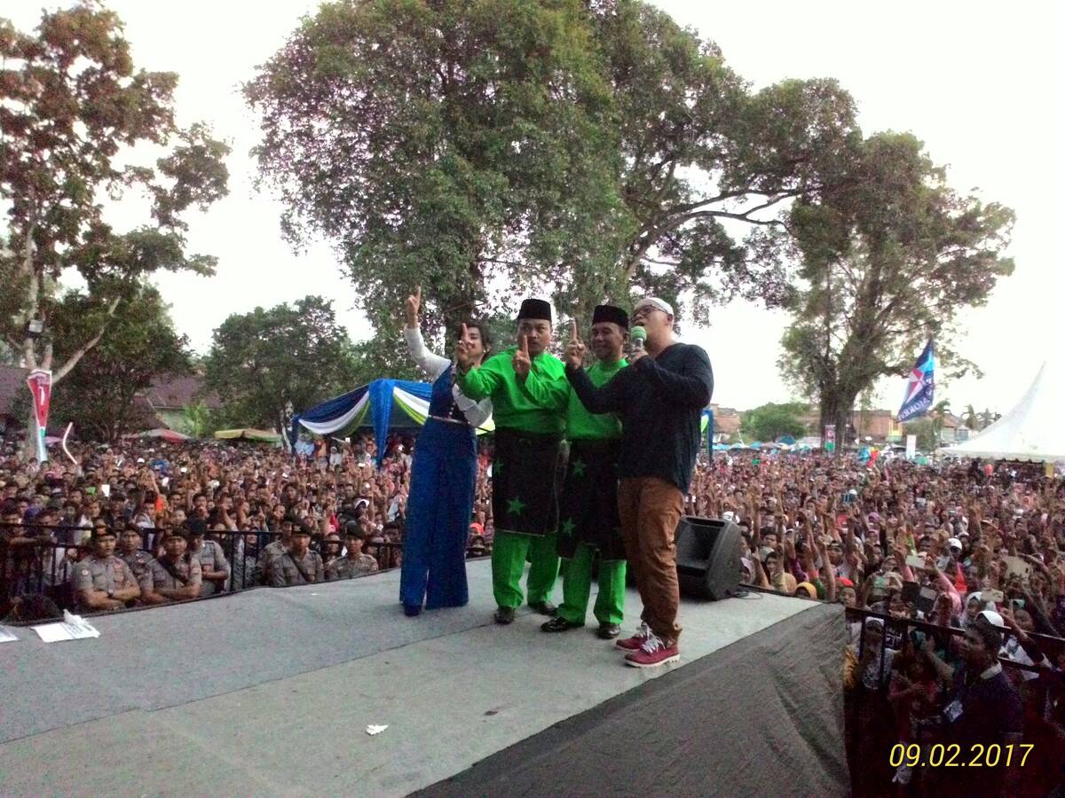Puluhan Ribu Massa Padati Kampanye Akbar Cabup-Cawabup Hamdi Harmain