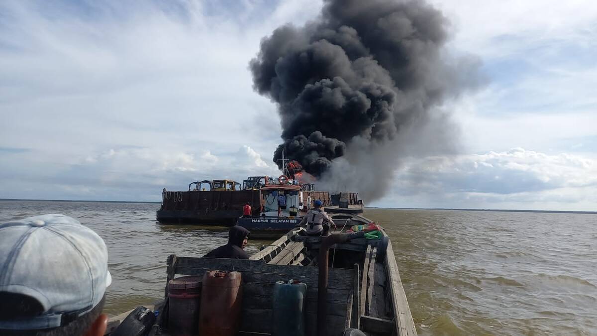 Puntung Rokok ABK Biang Keladi Kapal Tongkang Terbakar