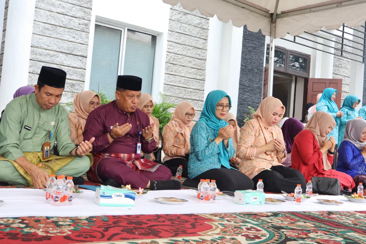 Rabu Berkah TP PKK Provinsi Jambi Bagikan Sarapan Bergizi untuk Masyarakat