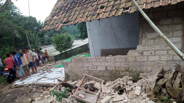 Ratusan Rumah di Enam Kecamatan Rusak ‘Dihajar’ Gempa