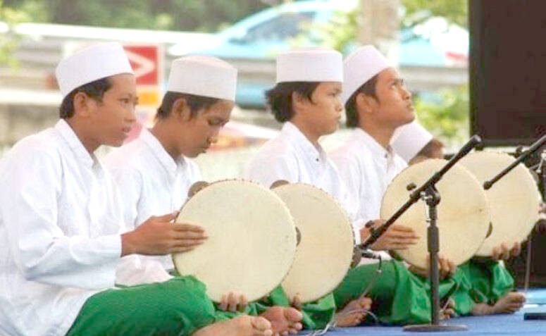 Rebana Mengiringi Pergantian Tahun Di Jambi