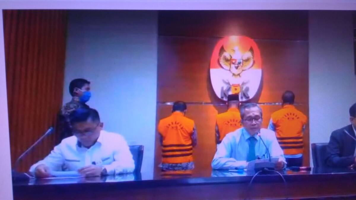 Resmi Ditahan, KPK Pamerkan Cornelis Cs Saat Konferensi Pers