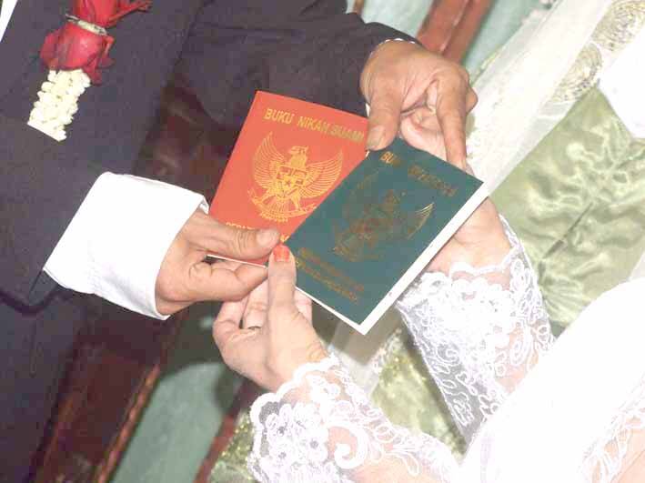Ribuan Buku Nikah Raib Digondol Maling