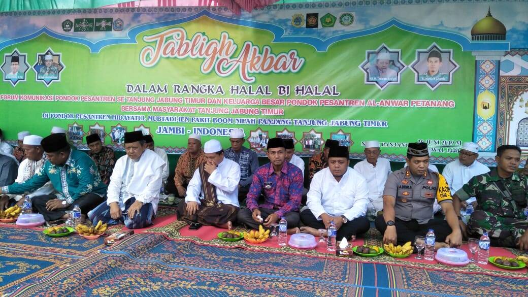 Ribuan Masyarakat Hadiri Halal Bi Halal Pondok Pesantren di Nipah Panjang