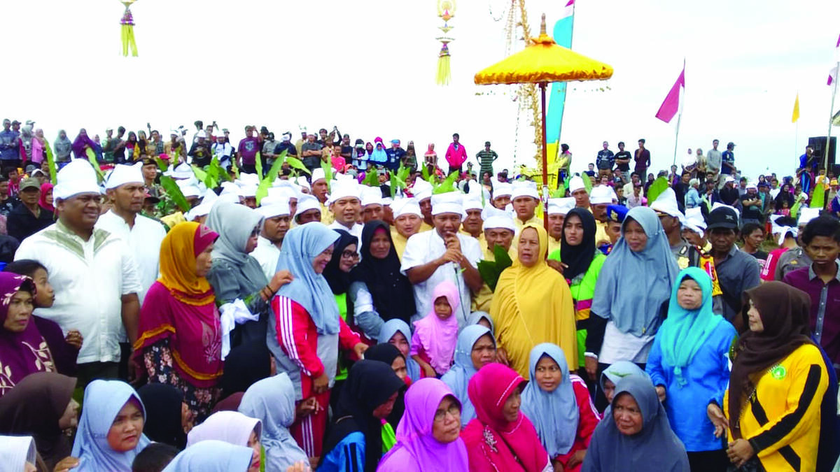 Ribuan Masyarakat Hadiri Mandi Safar 2018 di Pantai Babussalam