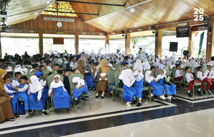Ribuan Siswa Batang Hari Dapat Bantuan Pendidikan, TK Rp300 Ribu hingga Mahasiswa Rp800 Ribu