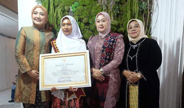 Ririn Novianty dan Novi Astrianti Hadiri Puncak Hari Kartini