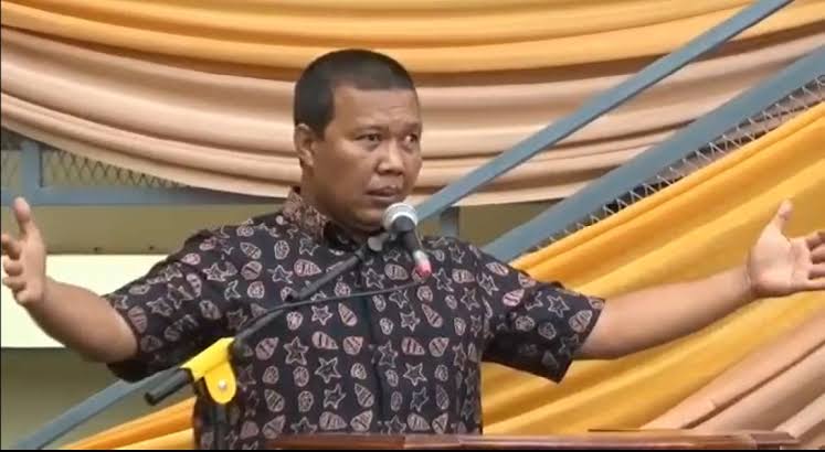 Romi Hariyanto, Sebaiknya Jangan Maju Pilgub! Anda Itu Jadi Bahan Gunjingan Warga, 3 Kali Ketua DPRD dan 2 Kali Bupati Tanjab Timur Tidak Ada Kemajuan