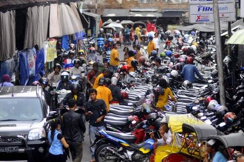 Rp 2,3 M untuk Pelataran Parkir Pasar Modern Singkut
