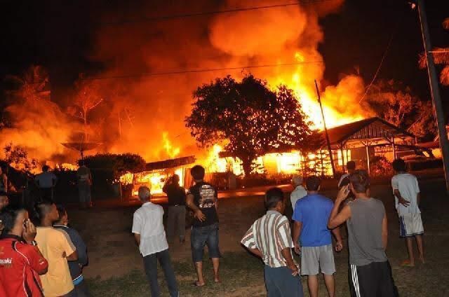 Rumah dan Bedeng di Gang Kelinci Jadi Abu Dilahap Api
