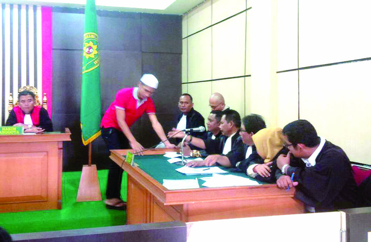 RZ Keberatan atas Dakwaan Jaksa, Sidang Perdana Kasus Ornamen Natal