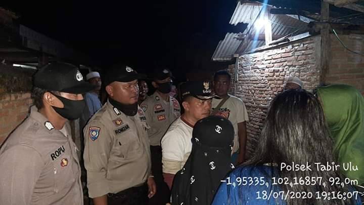 Saling Cinta Tapi Tak Direstui Orangtua, Darul Nekat Panjat Tower Telkomsel