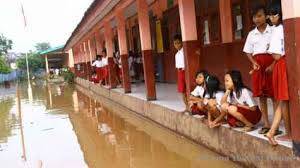 SDN 95 Desa Kemuning Keluhkan Halaman Sekolah Kerap Banjir